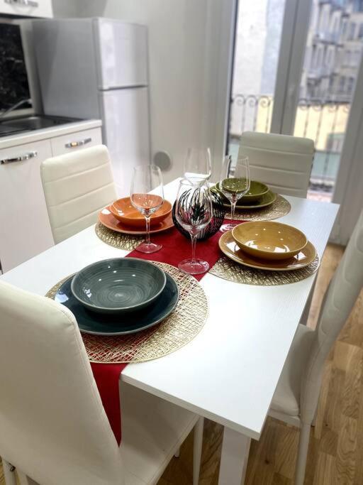 Apartamento Milano Centrale Cozy Aparment Free Wifi Exterior foto